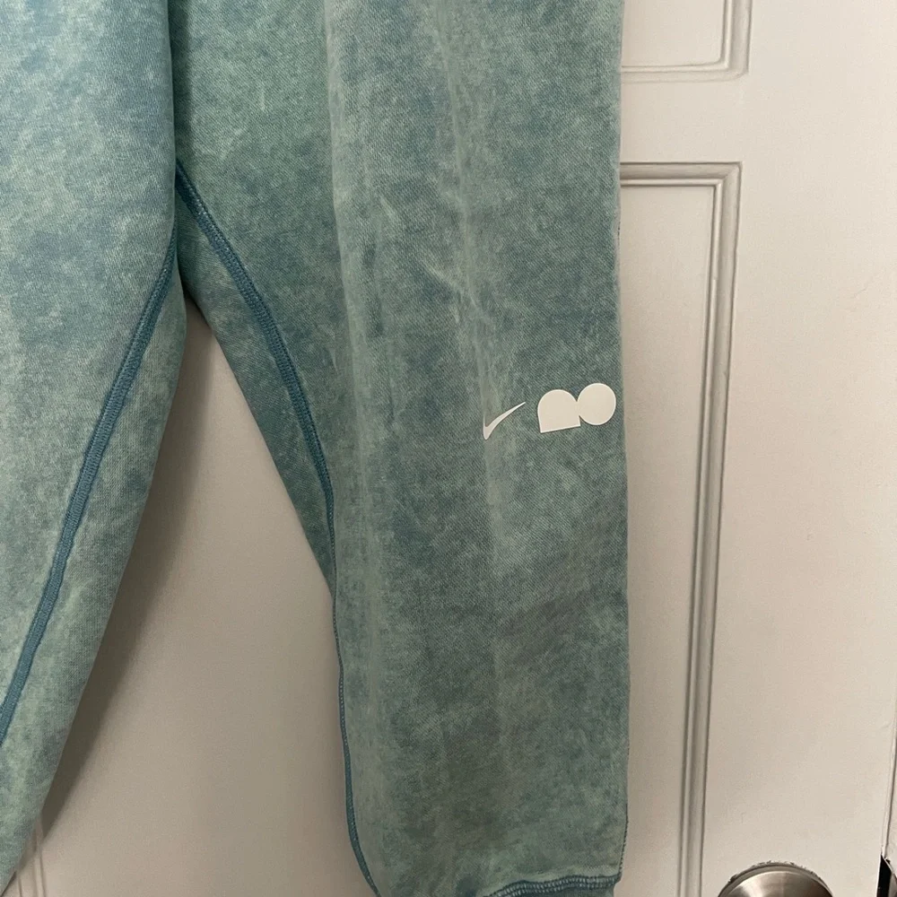 Nike Women's Naomi Osaka Teal Jogger Pants size small